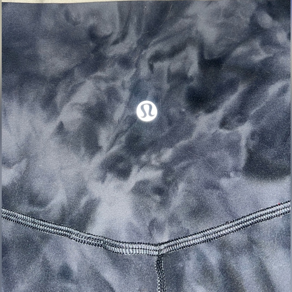 lululemon barely worn leggings 25”